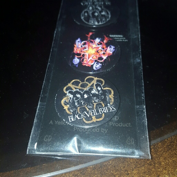 🔥Sold in Bundle🔥 BVB Pins and Army Paint Stick - Picture 3 of 3