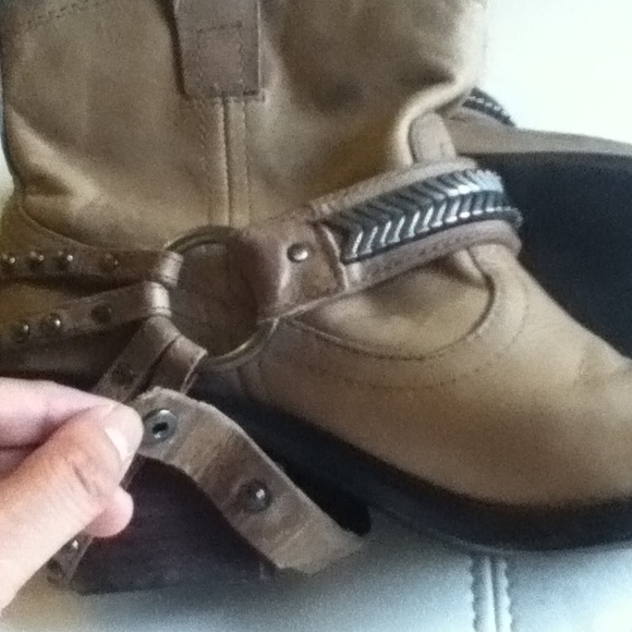 Booties - Picture 3 of 4