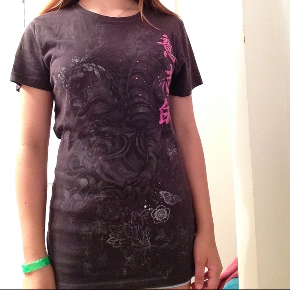 Black, pink, and gray T-shirt