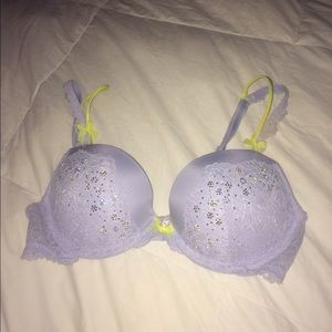 2 Victoria's Secret Bras