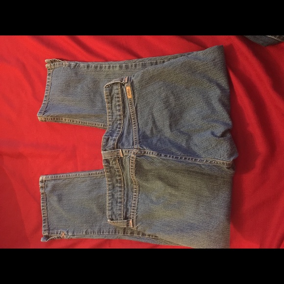 Levi capri - Picture 3 of 4