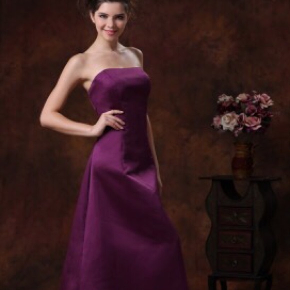 BN Elegant Satin Plicated Plum Violet gown dress