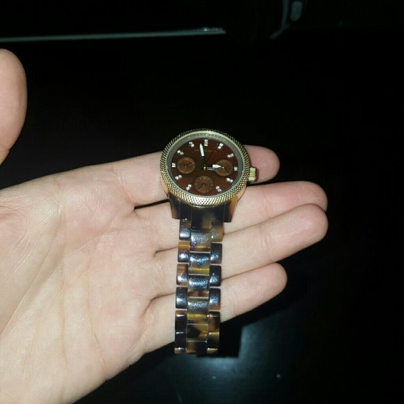 Watch - Picture 2 of 4