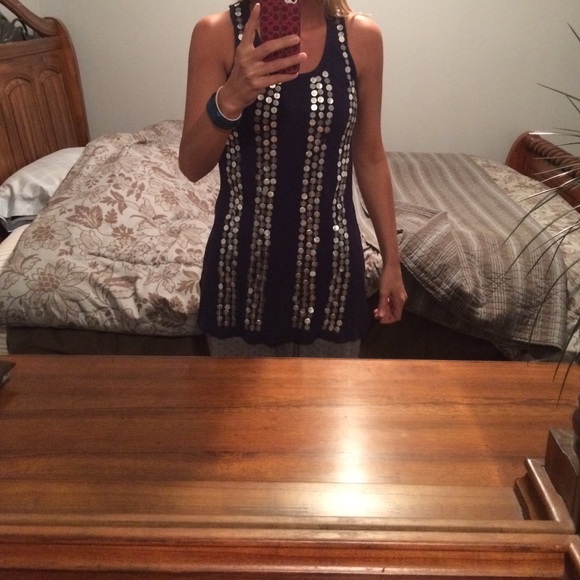 Medium, dark purple tank top - Picture 2 of 2