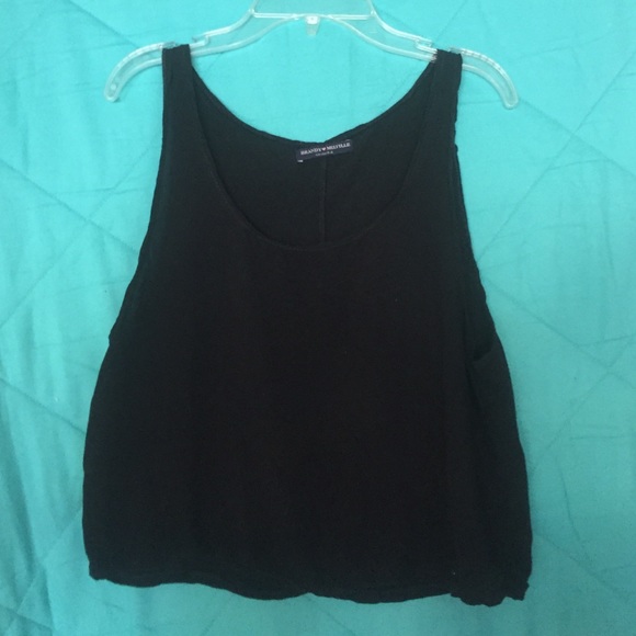 Brandy Melville black cropped tanktop!