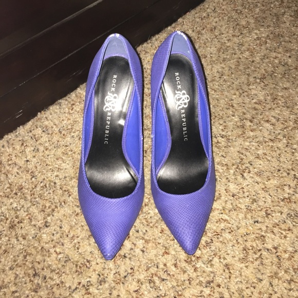 Rock and Republic Blue pumps