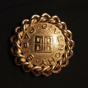 Chain medallion brooch, vintage.