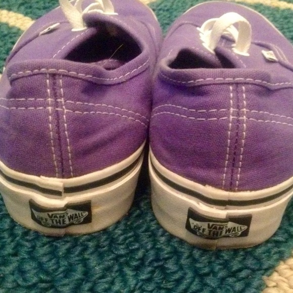 Vans - Picture 2 of 4