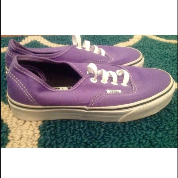 Vans - Picture 3 of 4