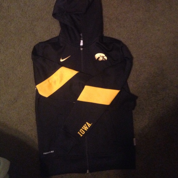 Nike Therma-Fit Iowa Hawkeye Sweatshirt