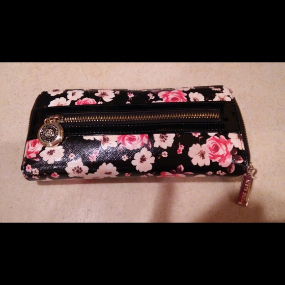 Annn Klein wallet