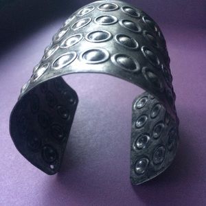 Steel wrist cuff