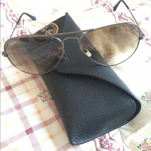 Ray bans! - Picture 1 of 1