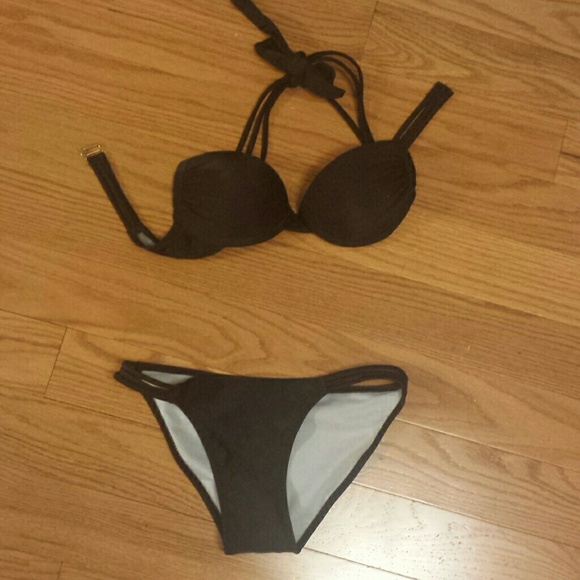 Black bikini