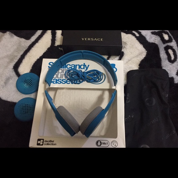 Skull candy cassette headphones
