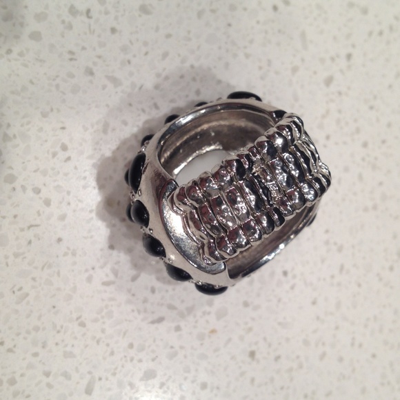 White & Black Stretch Band Statement Ring - Picture 2 of 2