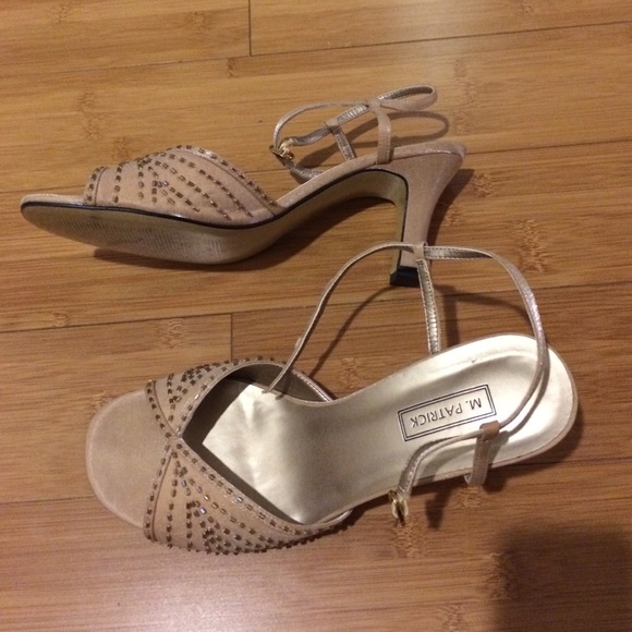 💥CLEARANCE 💥 Sequences sandals - Picture 2 of 3