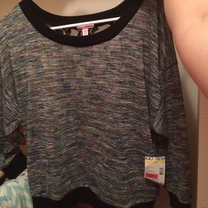 Bongo long sleeve shirt never worn nwt❤️❤️