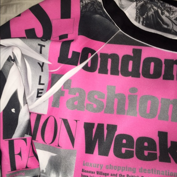 SOLD🌸HP-Fashion Faves🎉/Graphic Print Swestshirt - Picture 2 of 3