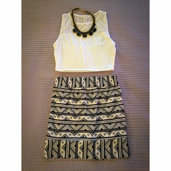 Fitted stretchy skirt