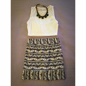 Fitted stretchy skirt