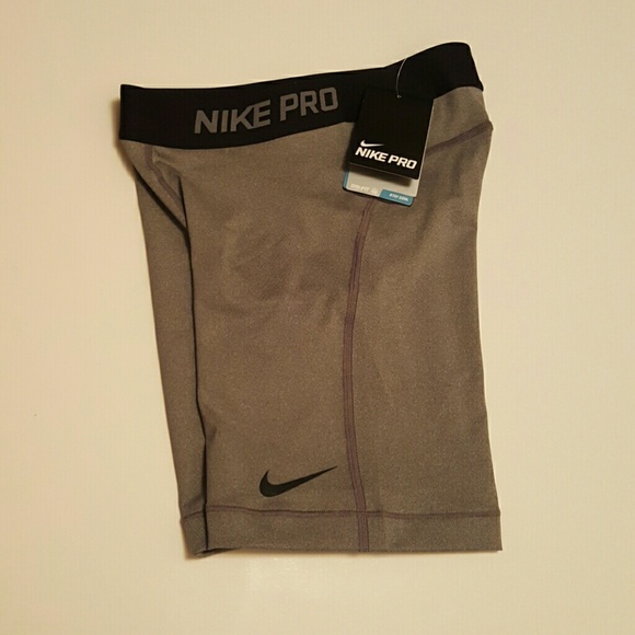 Brand new Nike Pro  short sz XS - Picture 1 of 4