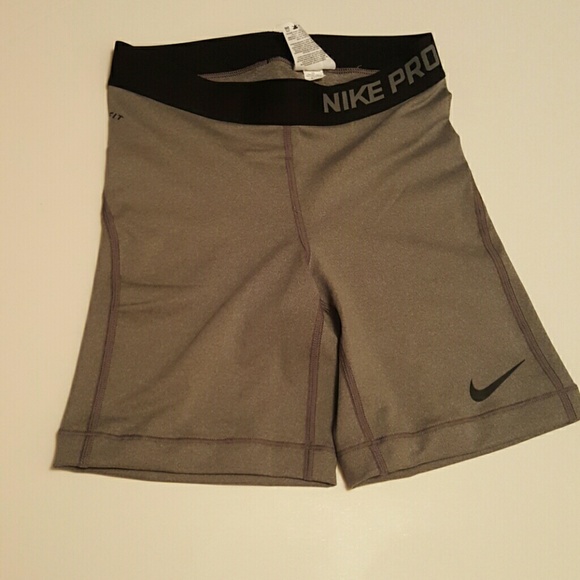 Brand new Nike Pro  short sz XS - Picture 2 of 4