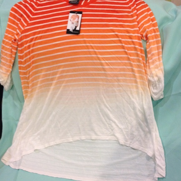 Blouse - Picture 2 of 3