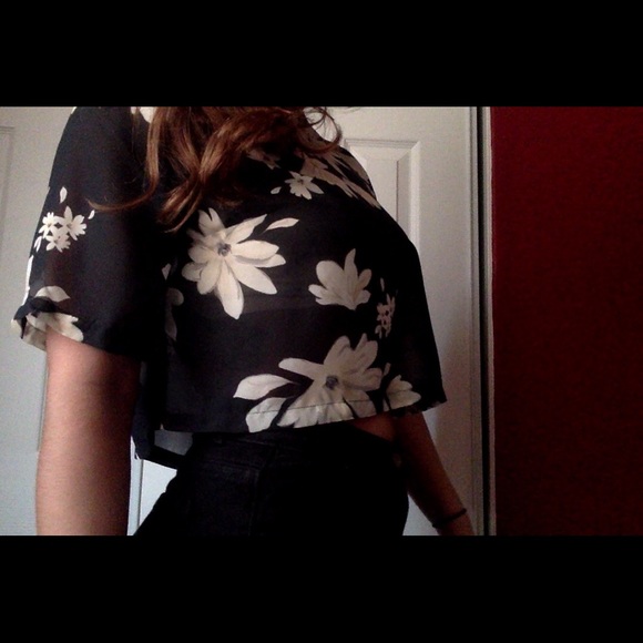 H&M flower crop top