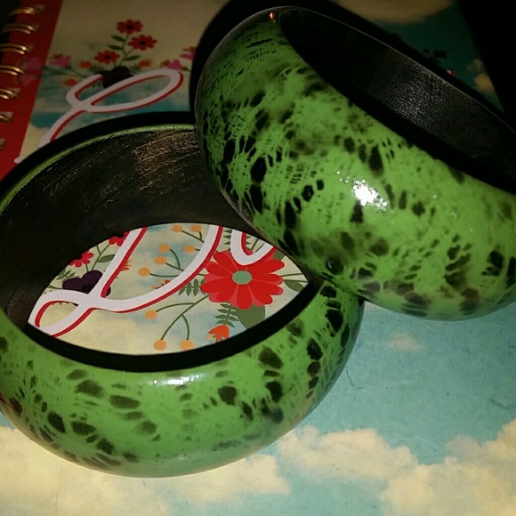 Green Bangles - Picture 2 of 3