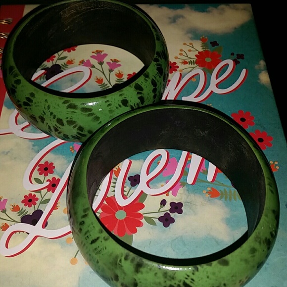 Green Bangles - Picture 3 of 3