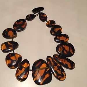 BCBG Tortoise/Amber look necklace