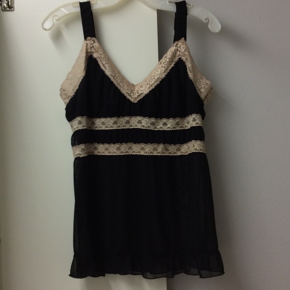 Romantic sheer top with lace