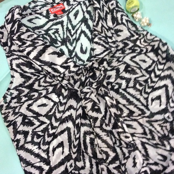 Top - Picture 2 of 2