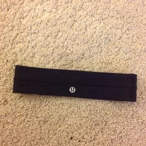 Black lulu lemon headband