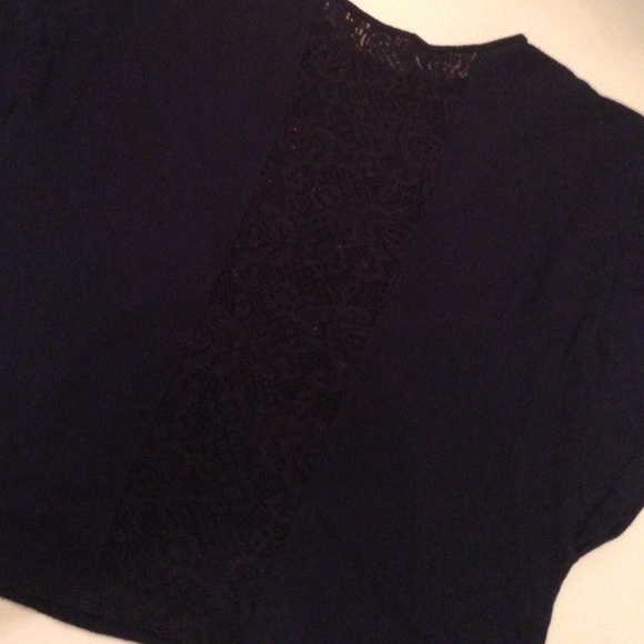 Nice top - Picture 2 of 3