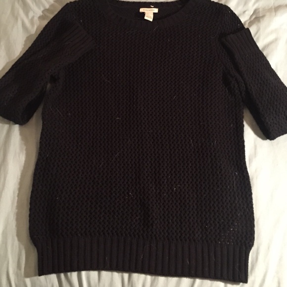 black sweater - Picture 1 of 2