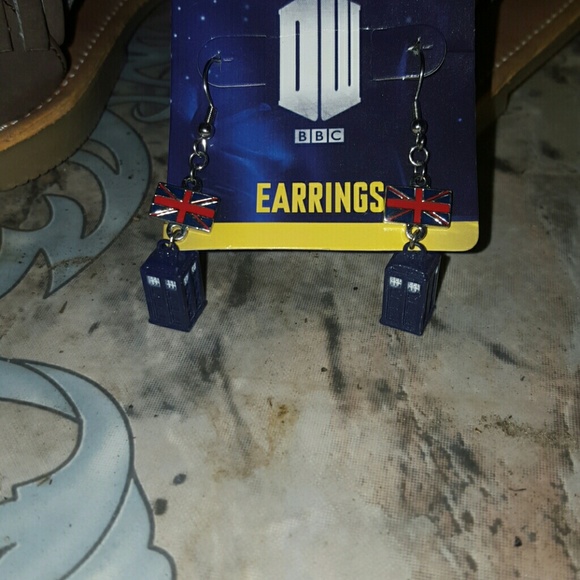 ❎❌SOLD❌❎Doctor Who Earings - Picture 3 of 3