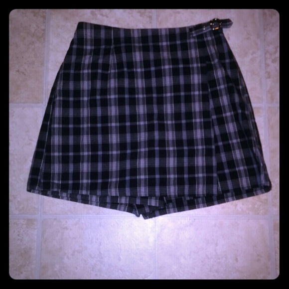 Beautiful Plaid Skort size:16 w/side buckle