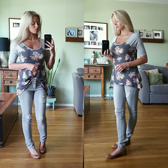 SOLD Floral Tunic with Gray Sleeves - Picture 3 of 3