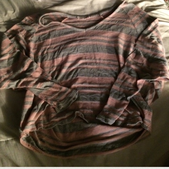baby pink and grey mid-sleeve shirt