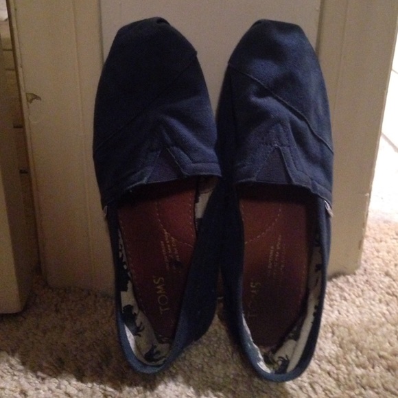 Navy blue TOM shoes
