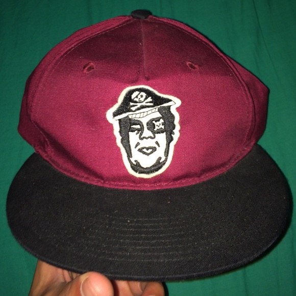 Obey SnapBack. Open to offers, New without tags.