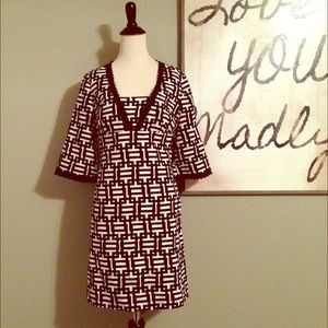 Like New! Ann Taylor black and white shift dress