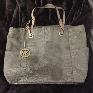 Michael kors tote