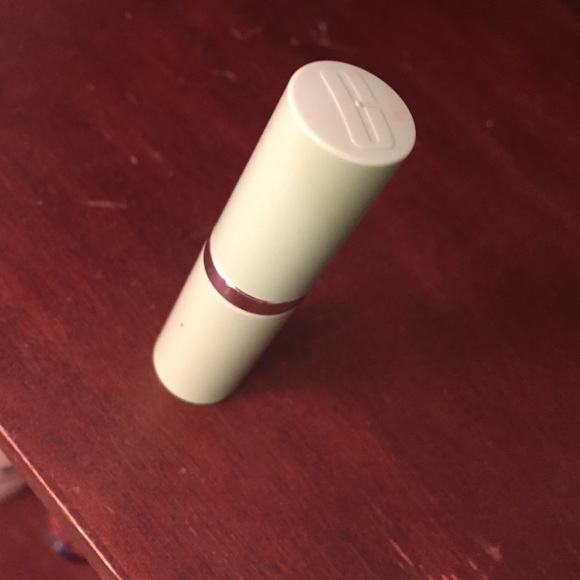 Lipstick - Picture 2 of 3