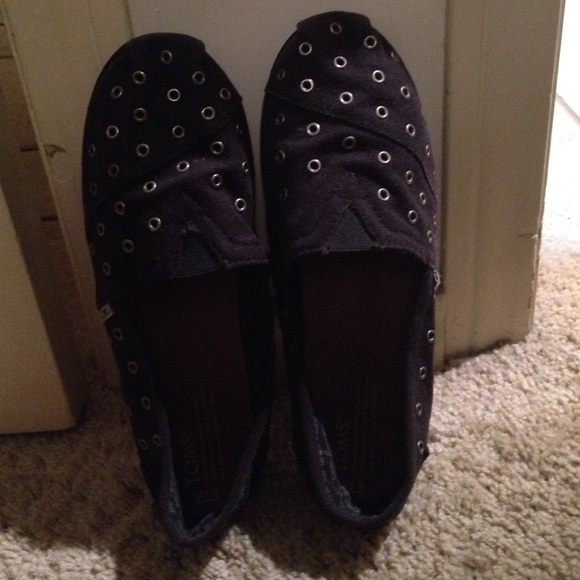 Black TOM shoes