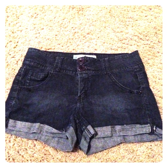 High wasted, denim shorts