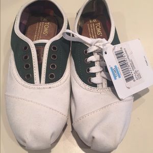 Toms Cardones Lace Up NWT Sz. 5