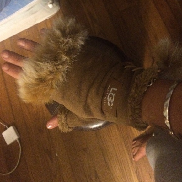 Ugg paws! Finger less gloves